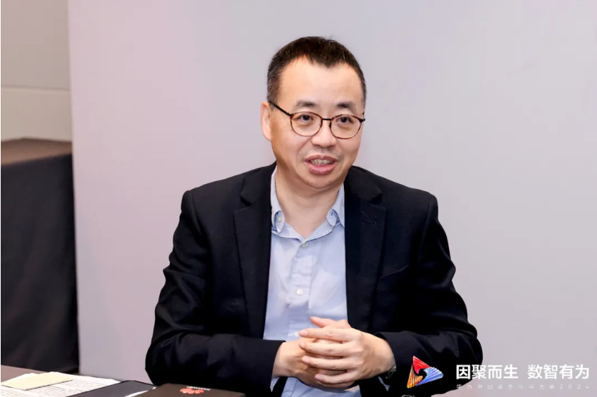 软硬一体AI为擎，XPJ官网动力+华为开启数智加快跑